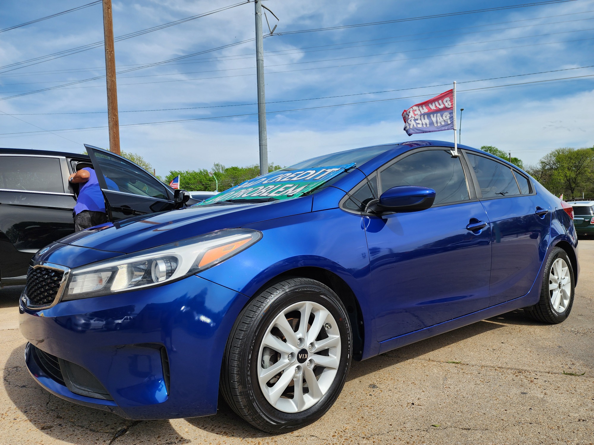 2017 Kia Forte LX (3KPFL4A72HE) with an 2.0L L4 DOHC 16V engine, 6A transmission, located at 2660 S.Garland Avenue, Garland, TX, 75041, (469) 298-3118, 32.885387, -96.656776 - Welcome to DallasAutos4Less, one of the Premier BUY HERE PAY HERE Dealers in the North Dallas Area. We specialize in financing to people with NO CREDIT or BAD CREDIT. We need proof of income, proof of residence, and a ID. Come buy your new car from us today!! This is a Very clean 2016 KIA FORTE L - Photo #7